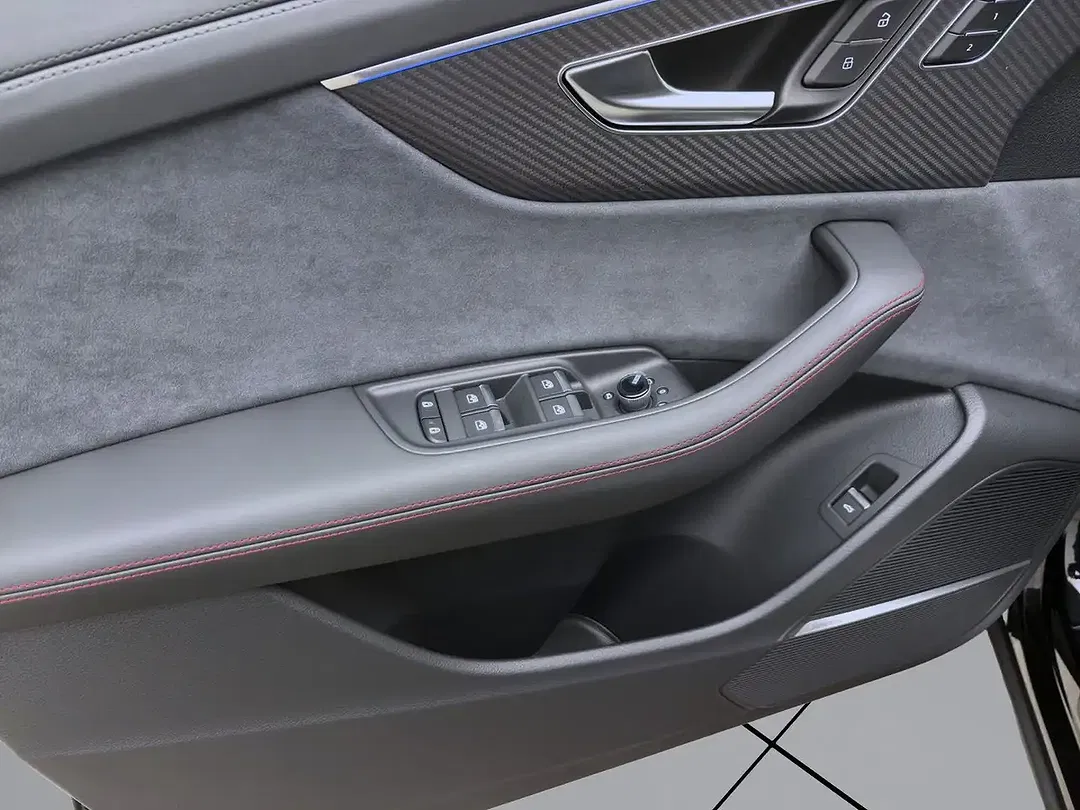 Audi Q8 - Thumbnail 11