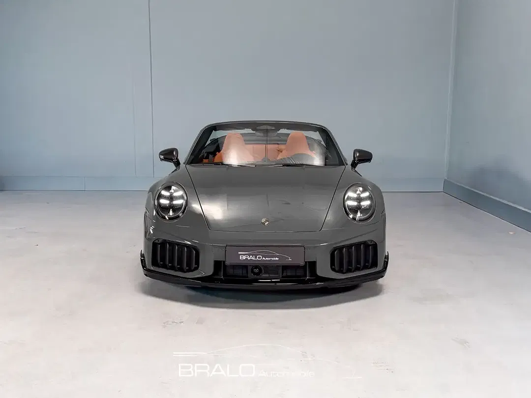 Porsche 992 - Thumbnail 4