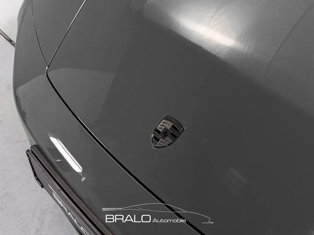Porsche 992 - Thumbnail 7