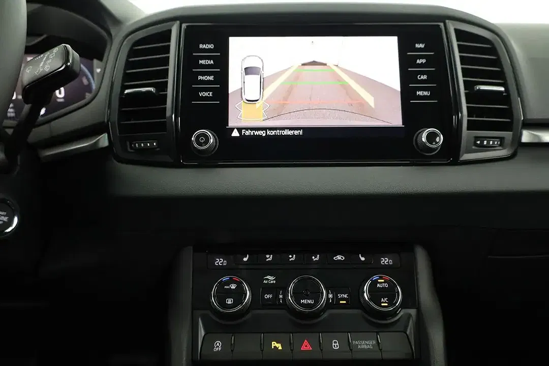 Skoda Karoq - Thumbnail 6