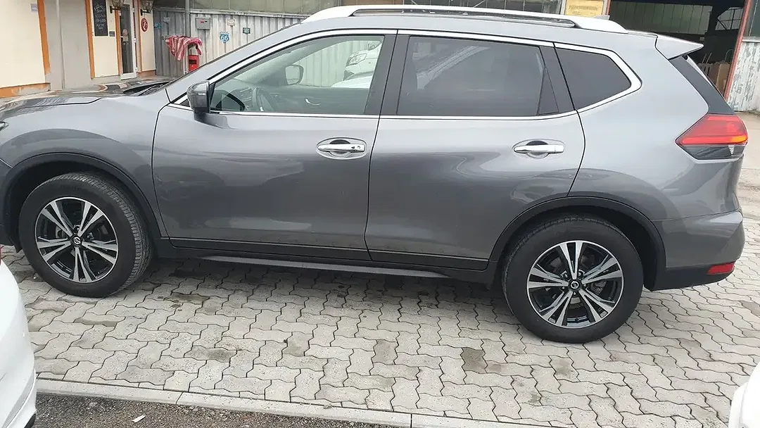 Nissan X-Trail - Thumbnail 2