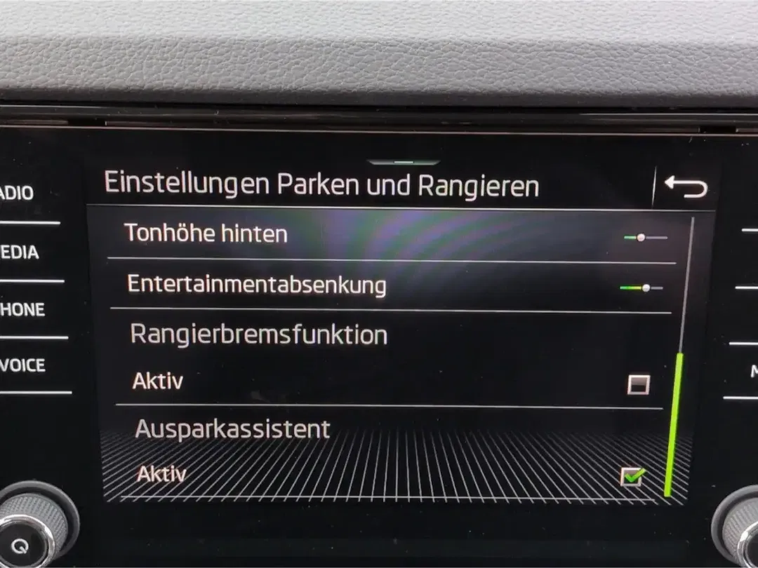 Skoda Karoq - Thumbnail 12