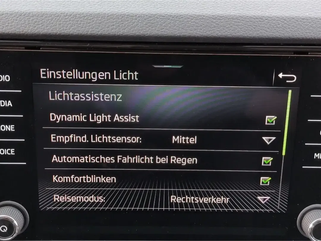 Skoda Karoq - Thumbnail 14