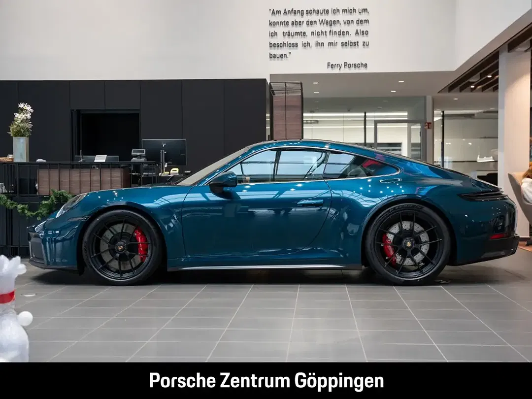 Porsche 992 - Thumbnail 2