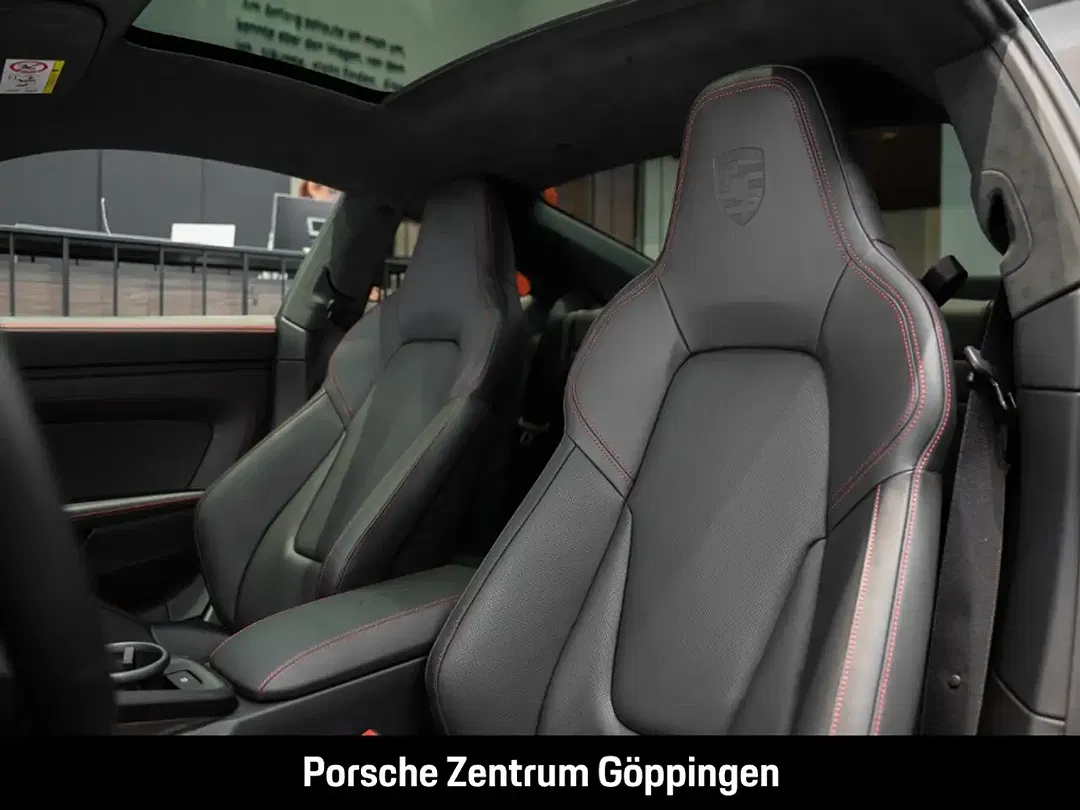 Porsche 992 - Thumbnail 6