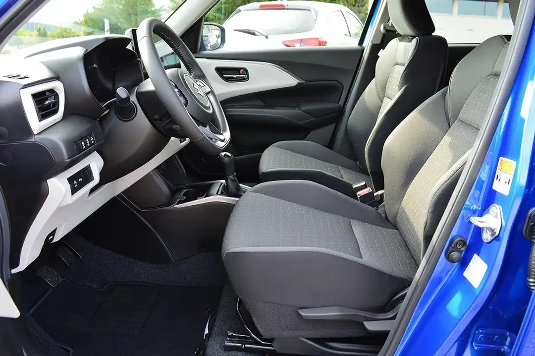 Suzuki Swift - Thumbnail 12