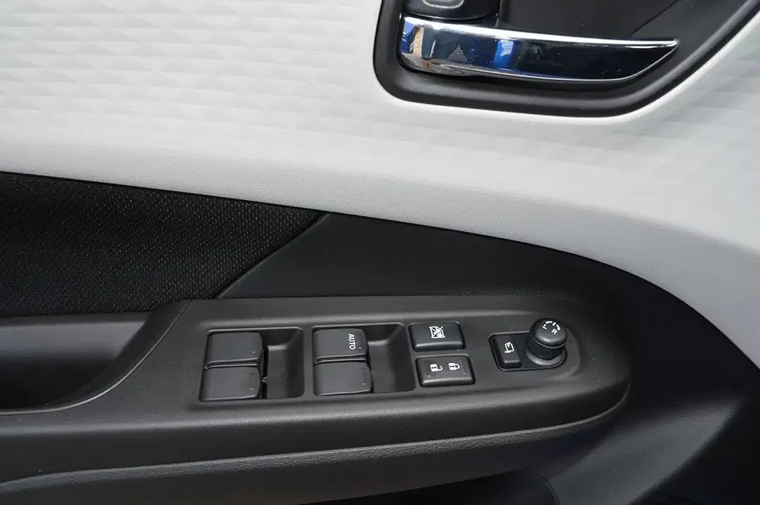 Suzuki Swift - Thumbnail 15