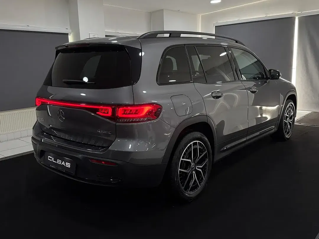 Mercedes-Benz EQB 300 - Thumbnail 6