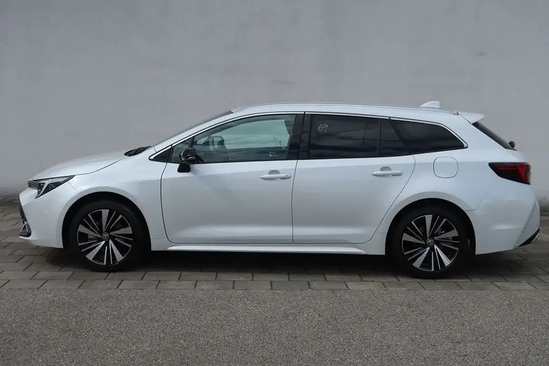 Toyota Corolla - Thumbnail 2