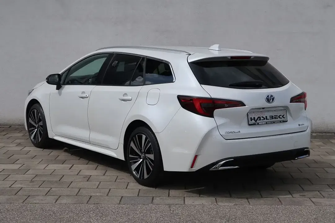 Toyota Corolla - Thumbnail 3