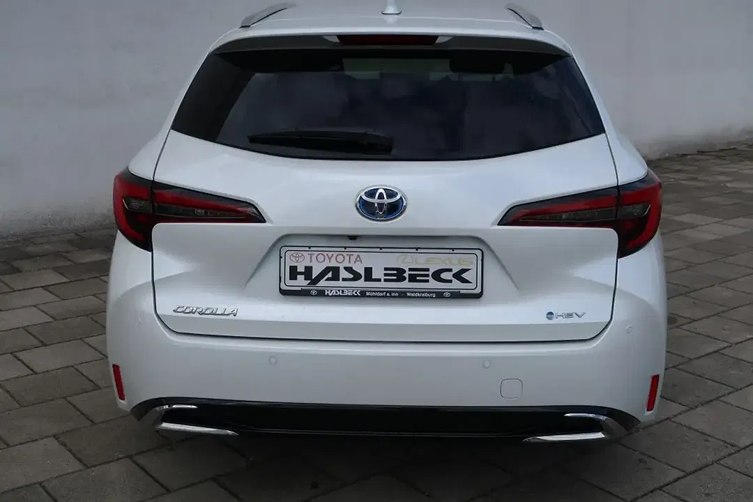 Toyota Corolla - Thumbnail 4