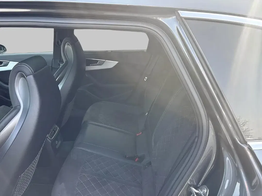 Audi S4 - Thumbnail 8