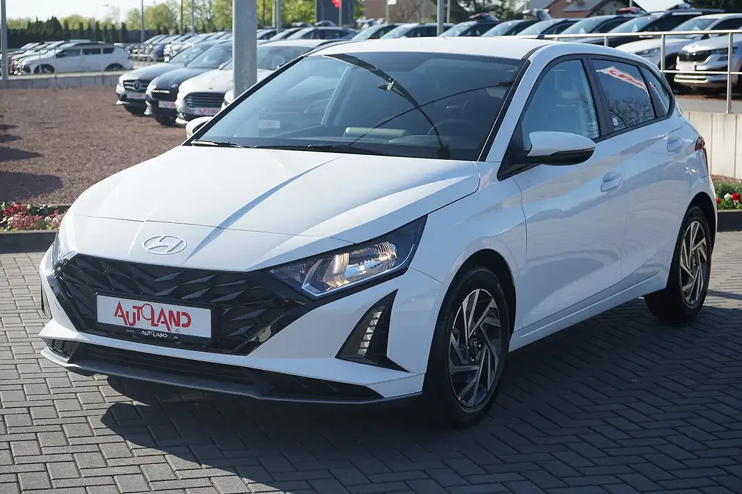 Hyundai i20 - Thumbnail 1