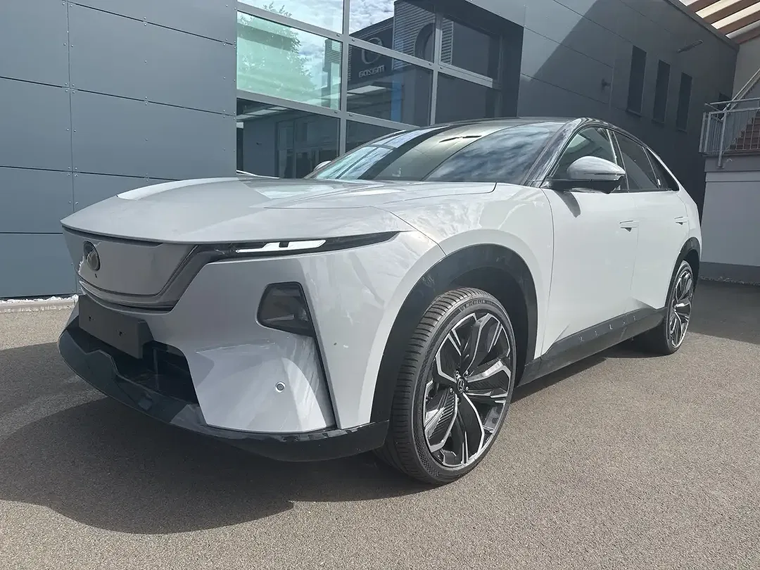 Mazda CX-6e Takumi
