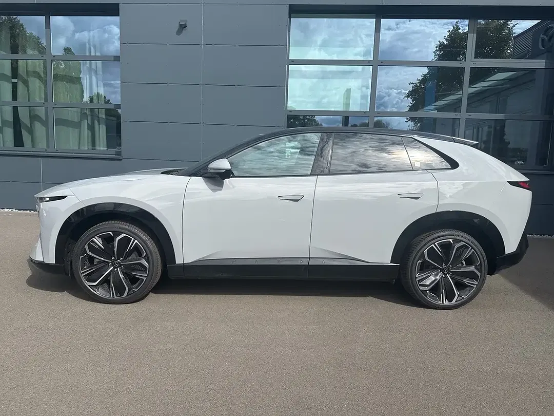 Mazda CX-6e - Thumbnail 2