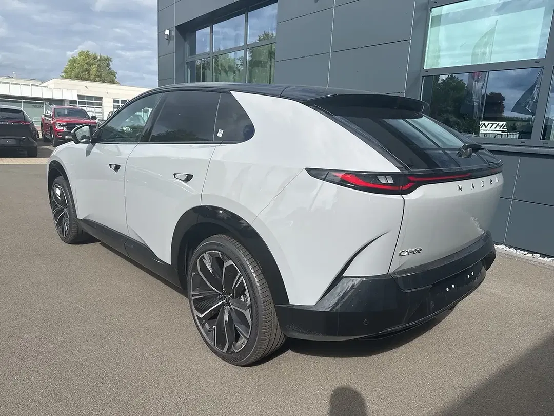 Mazda CX-6e - Thumbnail 3