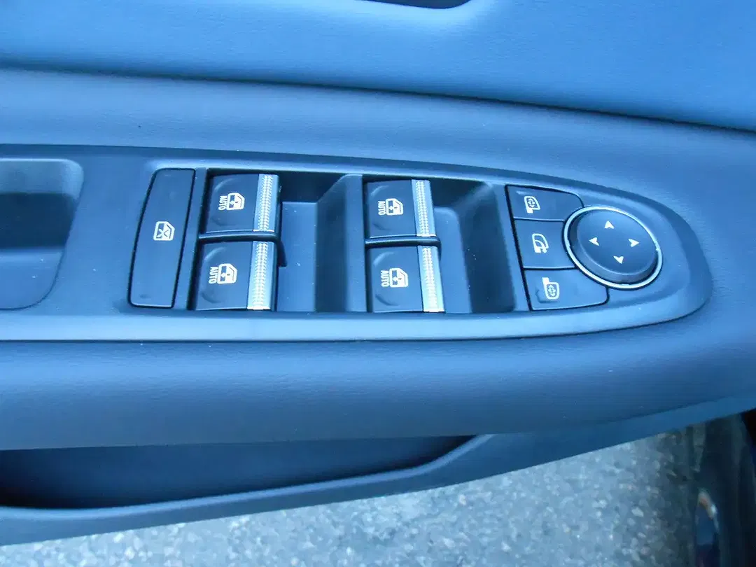 Nissan Micra - Thumbnail 11
