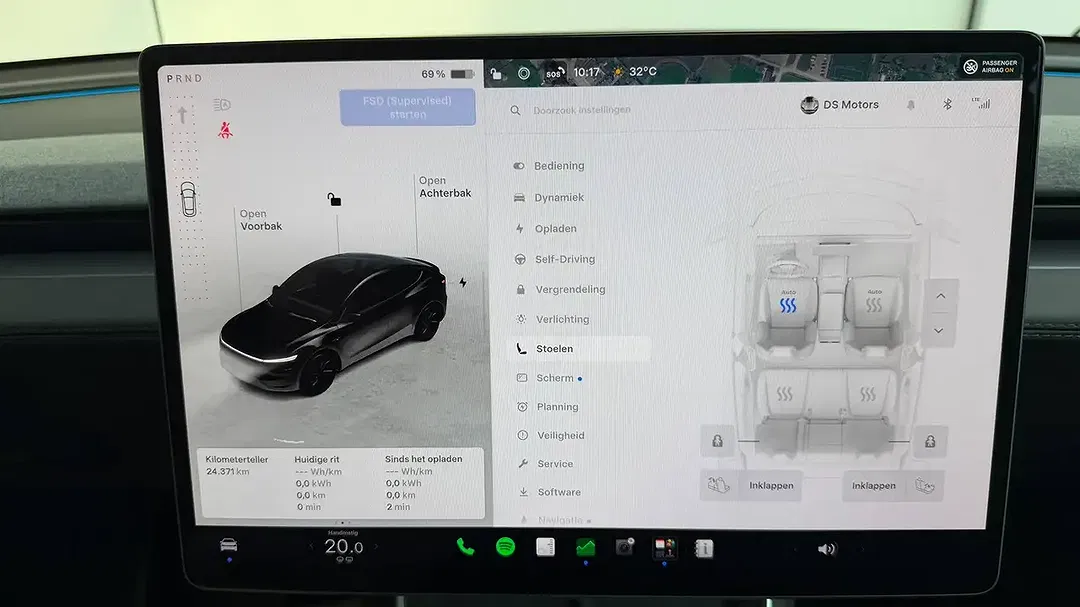 Tesla Model Y - Thumbnail 36