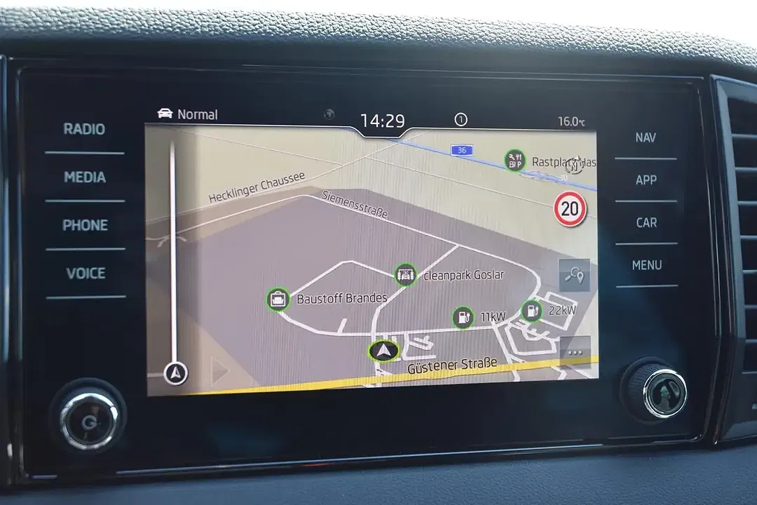Skoda Karoq - Thumbnail 22