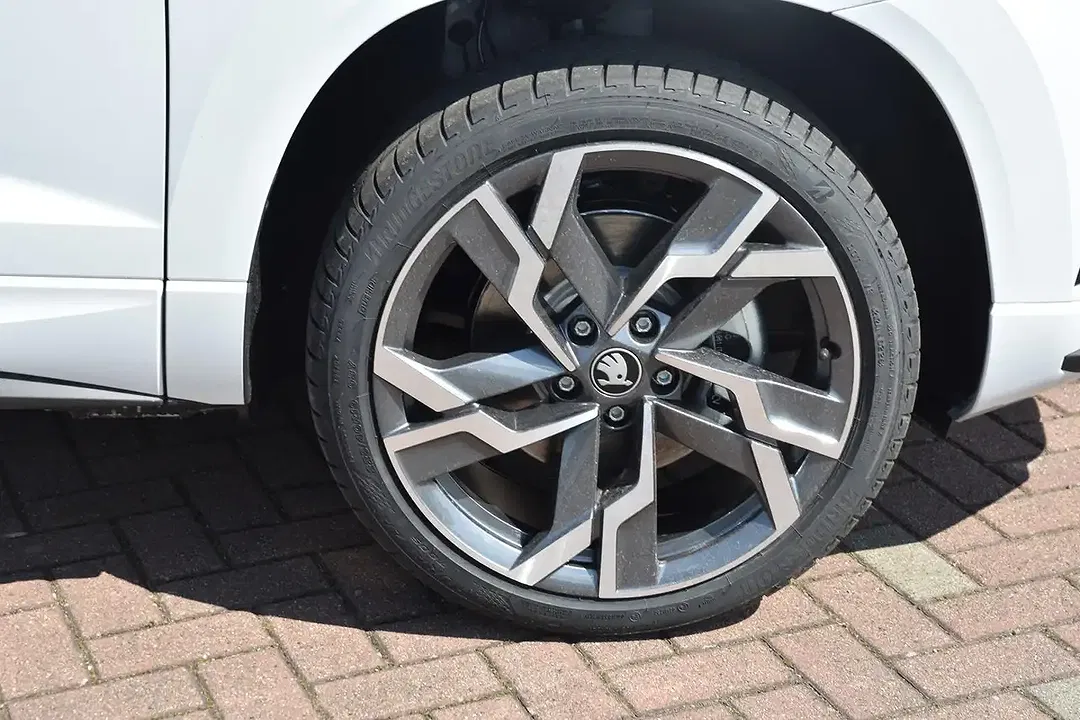 Skoda Karoq - Thumbnail 9