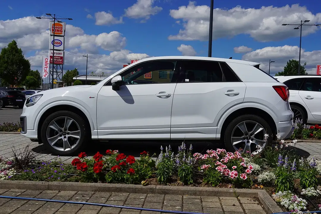 Audi Q2 - Thumbnail 4