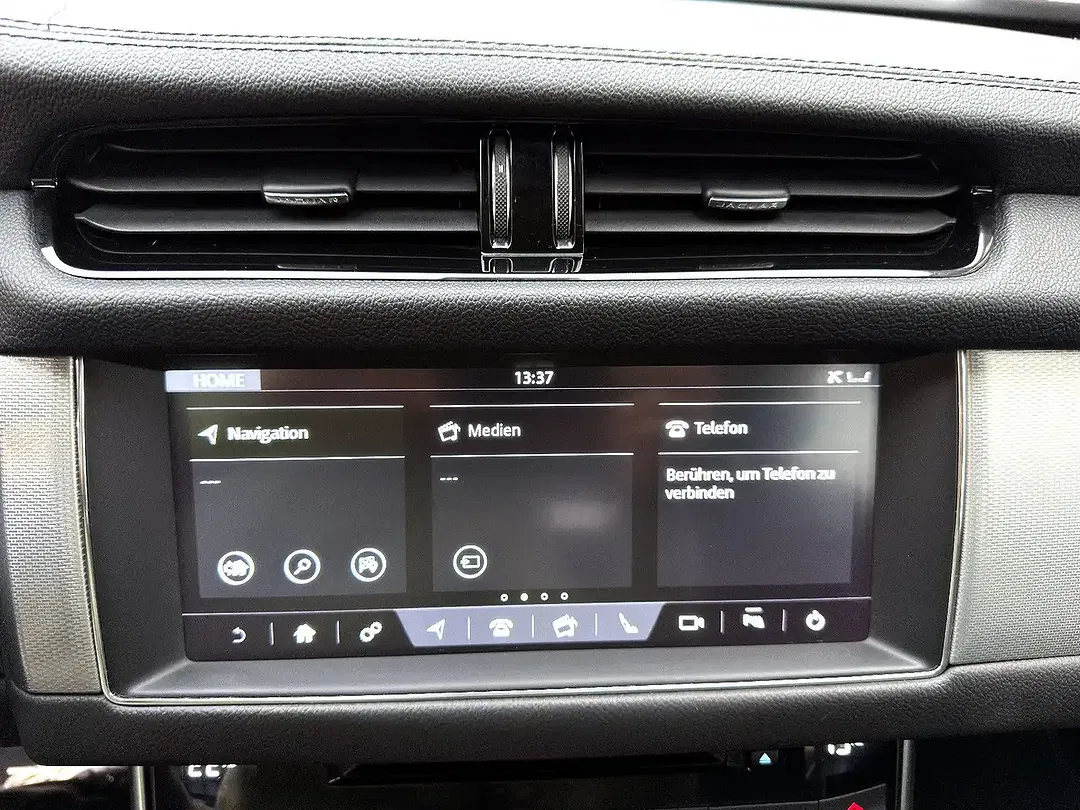 Jaguar XF - Thumbnail 14