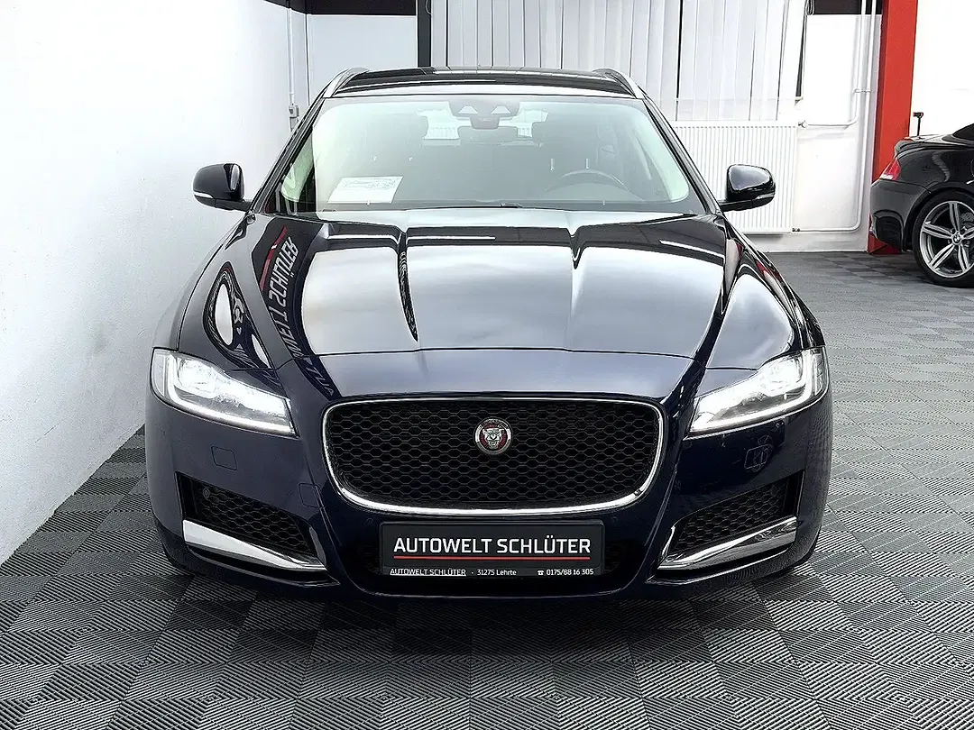 Jaguar XF - Thumbnail 2