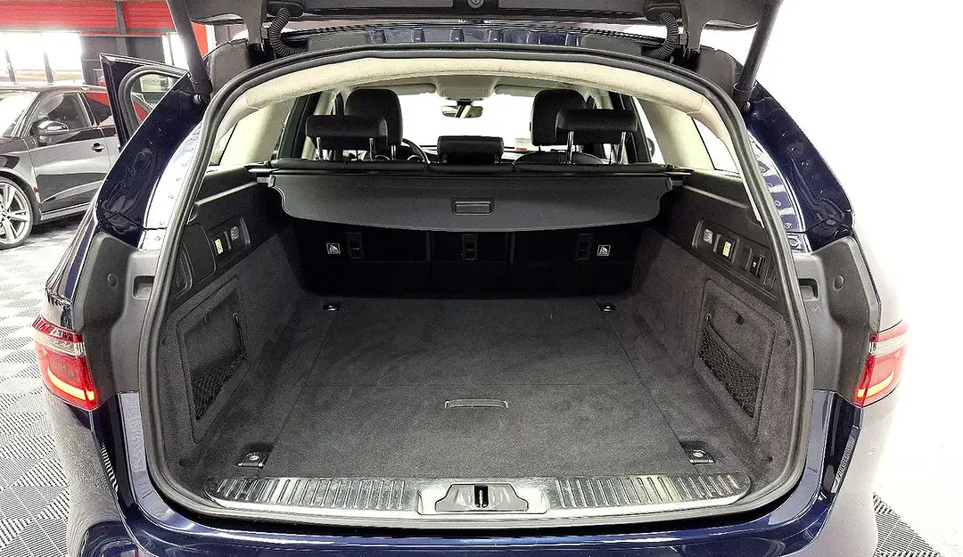 Jaguar XF - Thumbnail 6