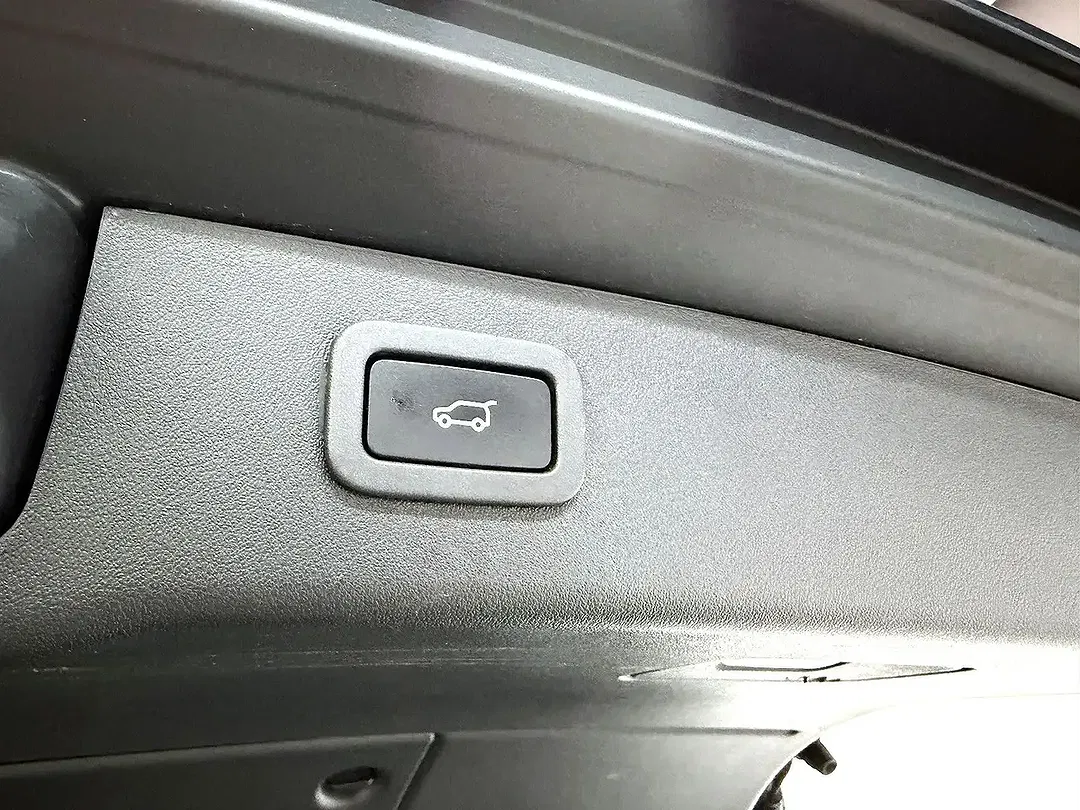 Jaguar XF - Thumbnail 7