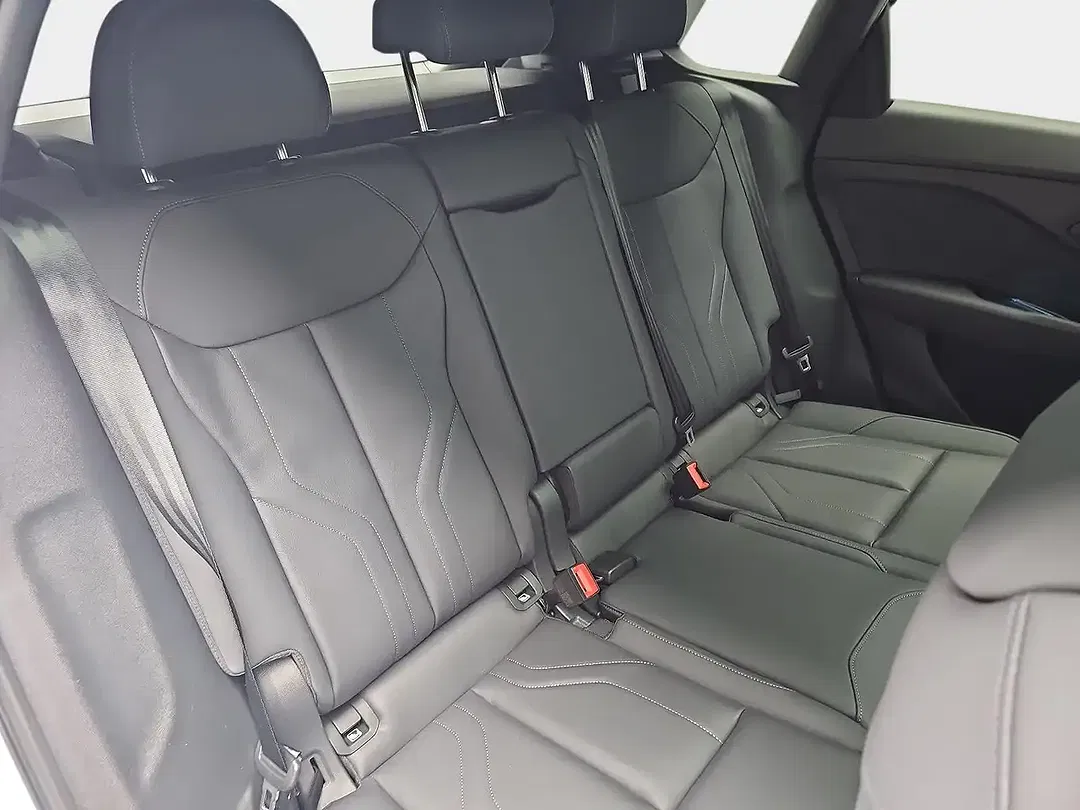 Audi Q3 - Thumbnail 18