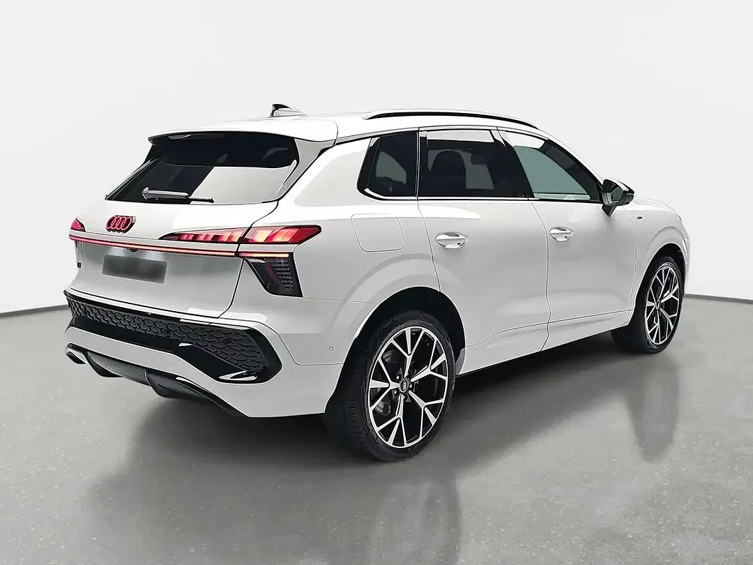 Audi Q3 - Thumbnail 3