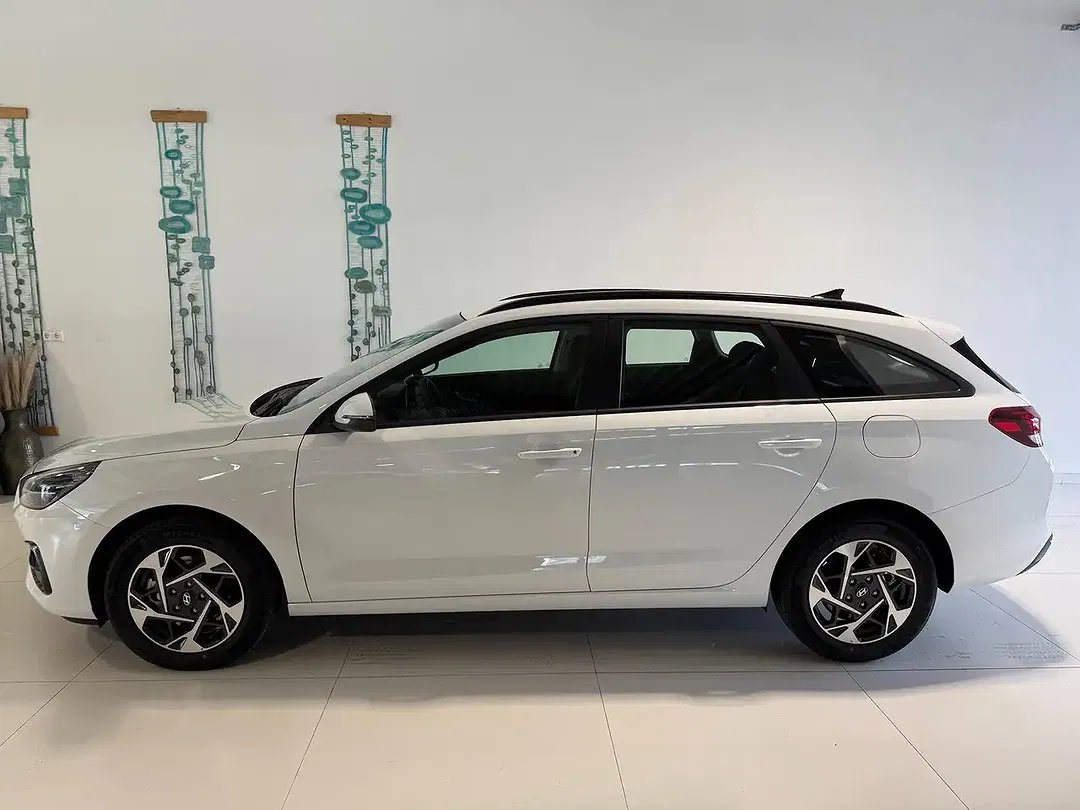 Hyundai i30 - Thumbnail 2