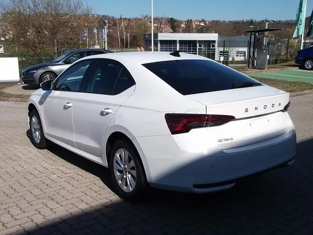 Skoda Octavia - Thumbnail 2
