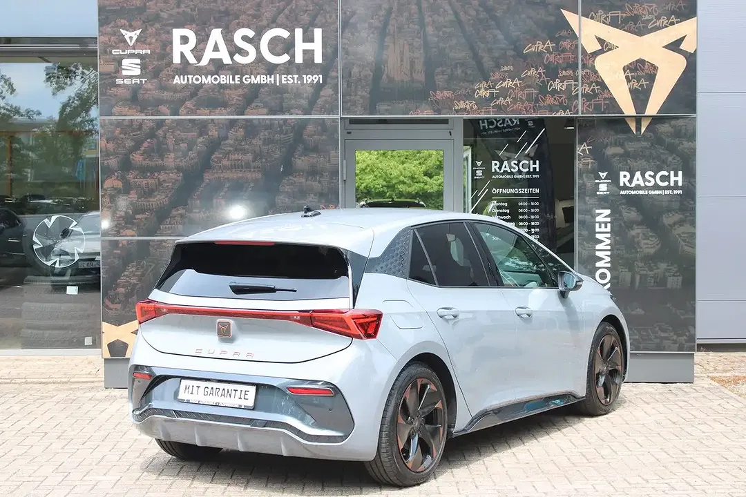 CUPRA Born - Thumbnail 3