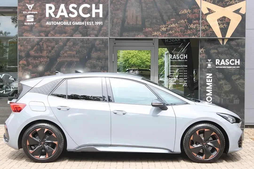 CUPRA Born - Thumbnail 5