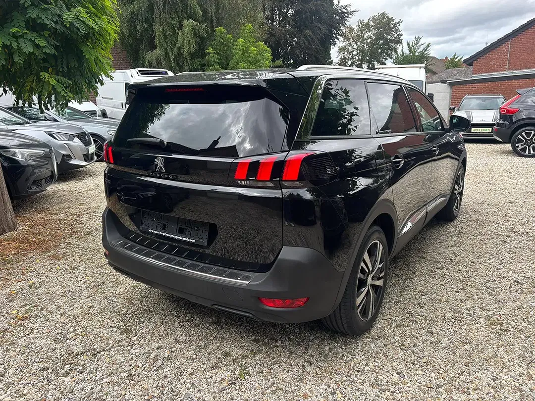 Peugeot 5008 - Thumbnail 6