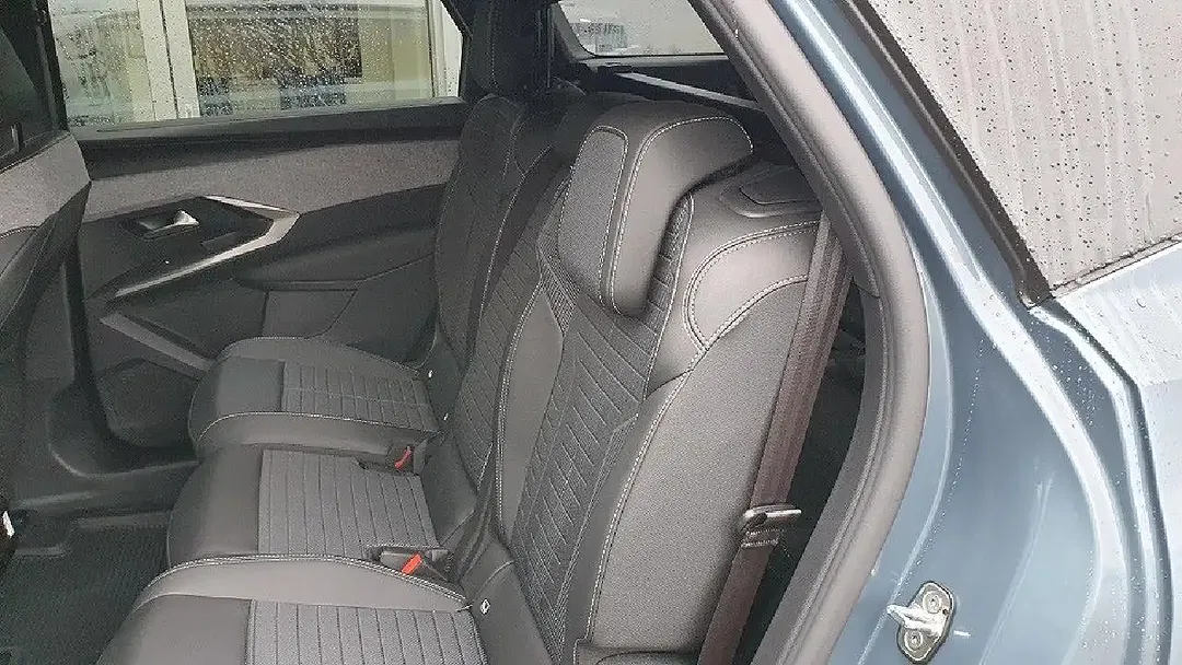 Peugeot 5008 - Thumbnail 10