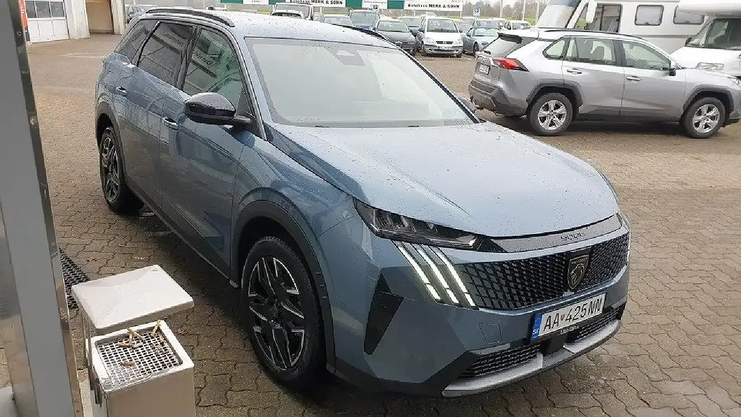 Peugeot 5008 - Thumbnail 3