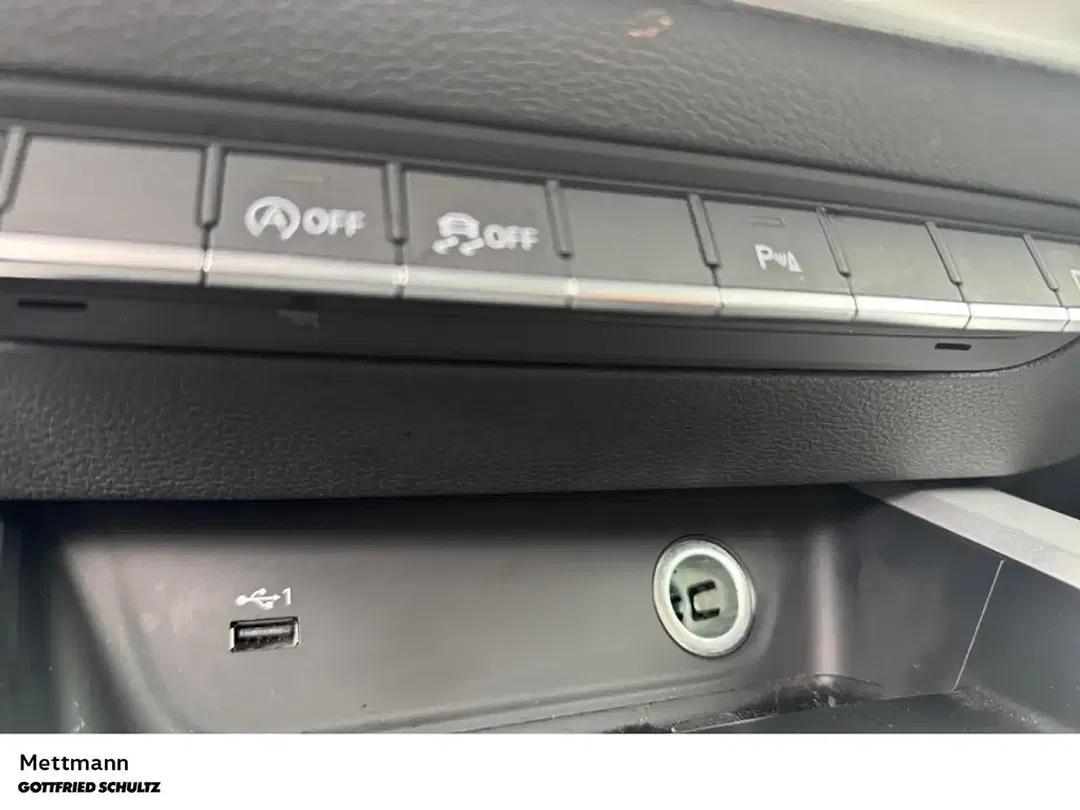 Audi A4 - Thumbnail 13