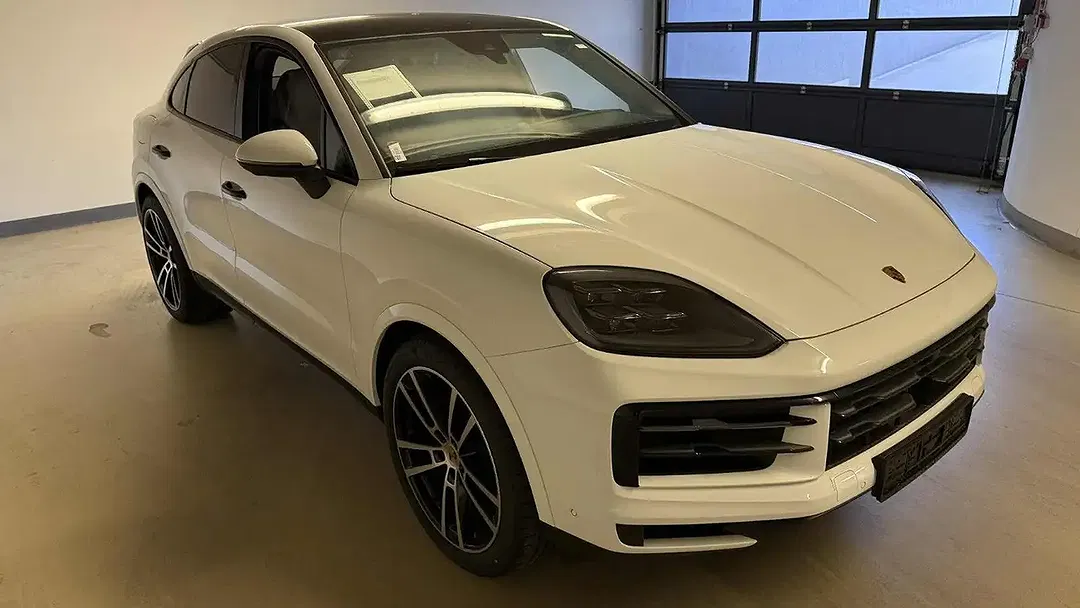 Porsche Cayenne - Thumbnail 3