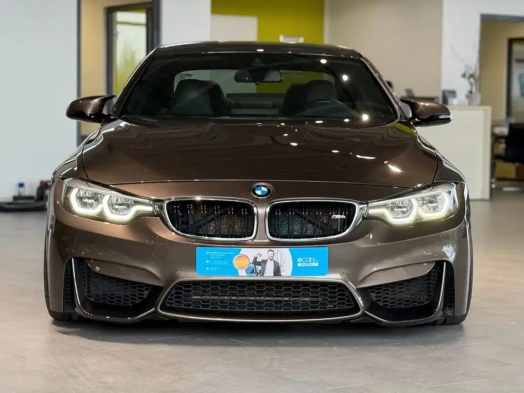BMW M4 - Thumbnail 10