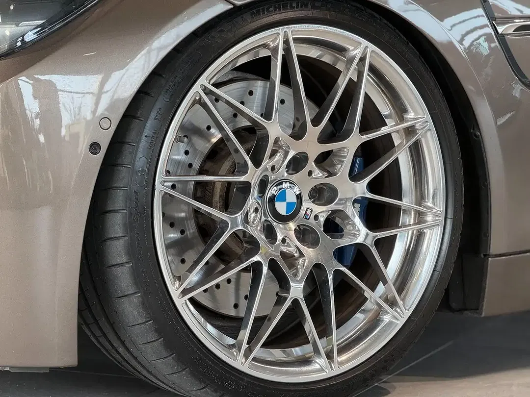 BMW M4 - Thumbnail 11
