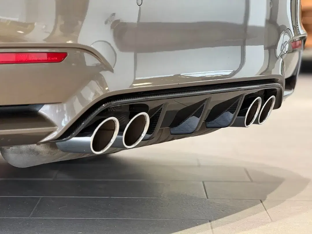 BMW M4 - Thumbnail 5
