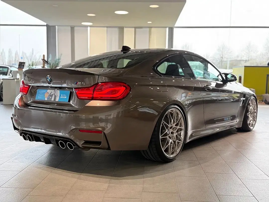 BMW M4 - Thumbnail 7