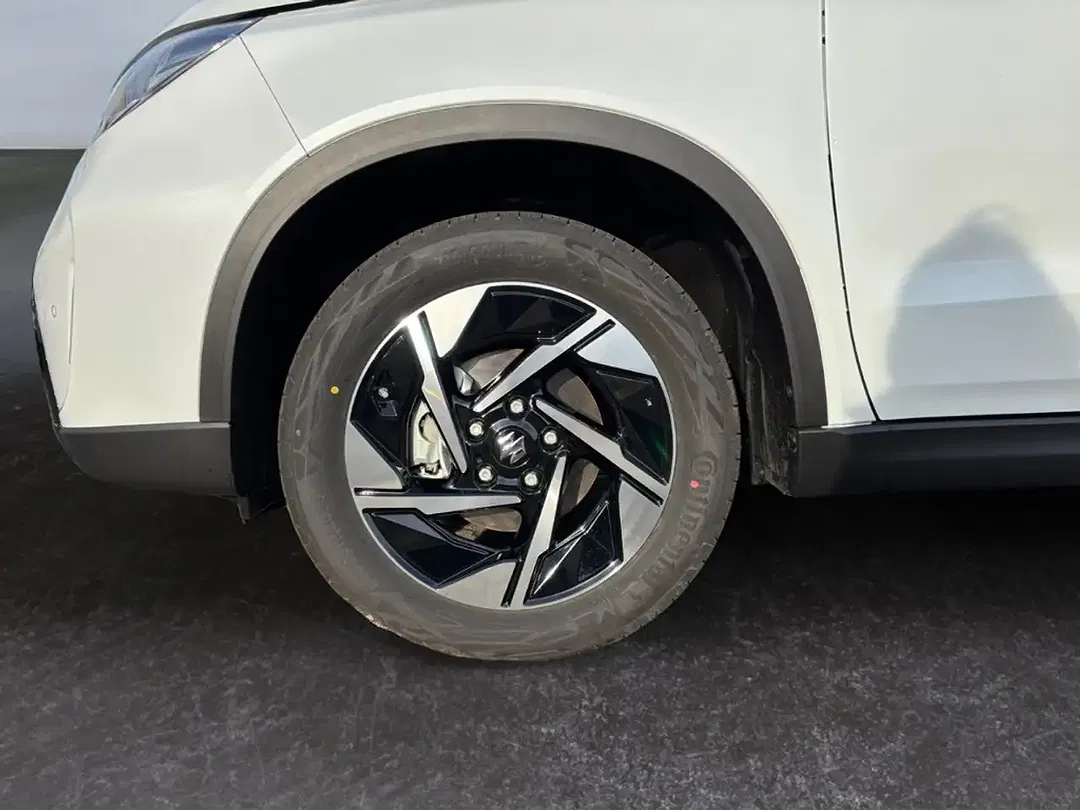Suzuki Vitara - Thumbnail 14