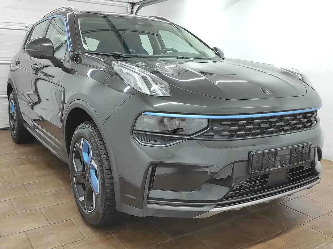 Lynk & Co 01 - Thumbnail 4