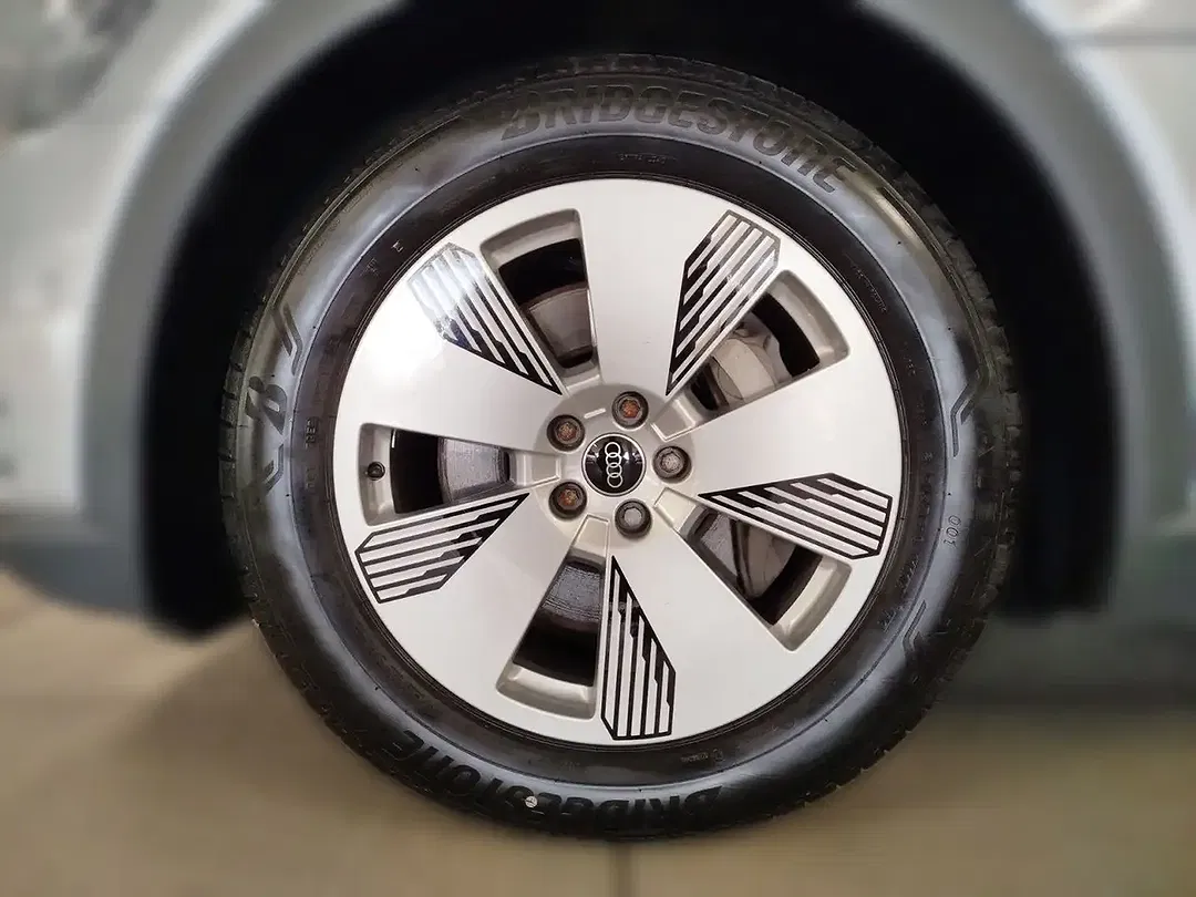 Audi e-tron - Thumbnail 5