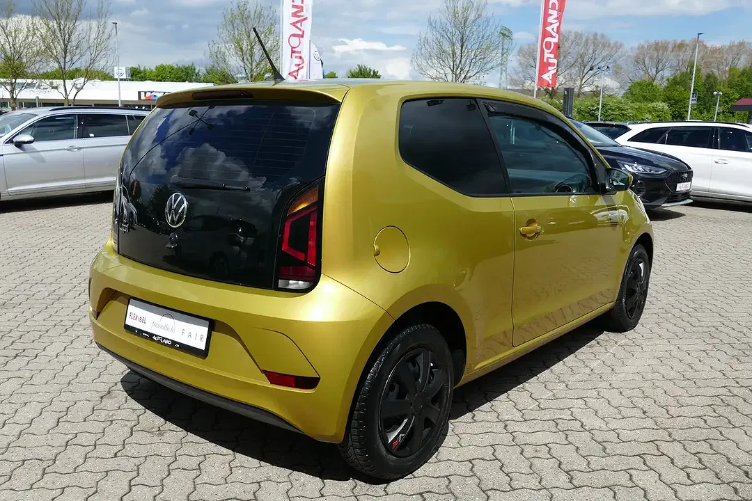 Volkswagen up! - Thumbnail 4