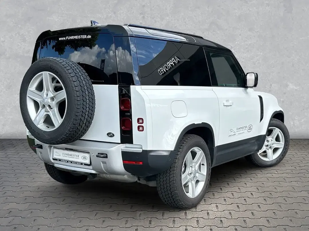 Land Rover Defender - Thumbnail 2
