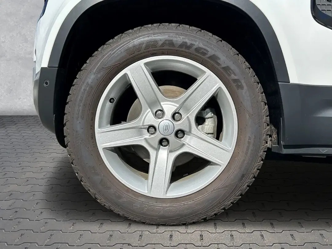 Land Rover Defender - Thumbnail 9